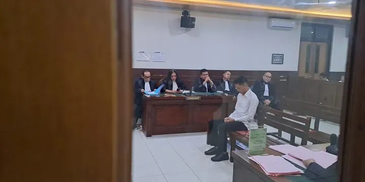 terdakwa penabrak mahasiswa ugm sampai tewas dituntut 2 tahun © 2025 brilio.net