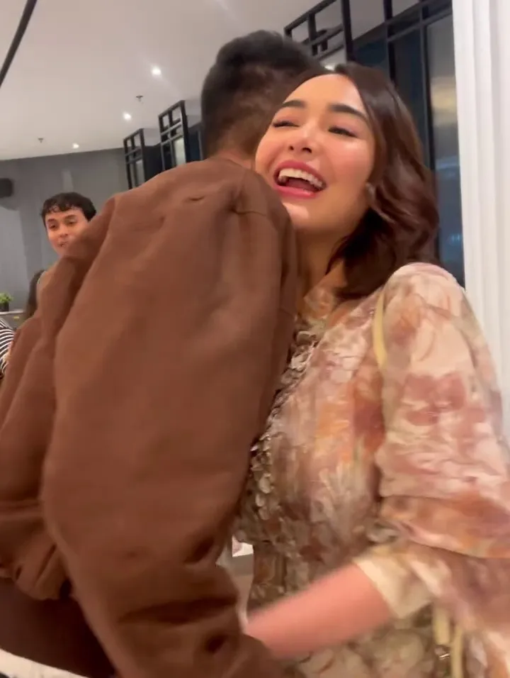 Amanda Manopo dan Kevin Hillers bertemu netizen nostalgia Ikatan Cinta © 2025 Instagram Amanda Manopo dan Kevin Hillers bertemu netizen nostalgia Ikatan Cinta © 2025 Instagram