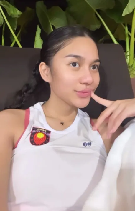 Azizah Salsha main padel ditemani Nadif © TikTok Azizah Salsha main padel ditemani Nadif © TikTok