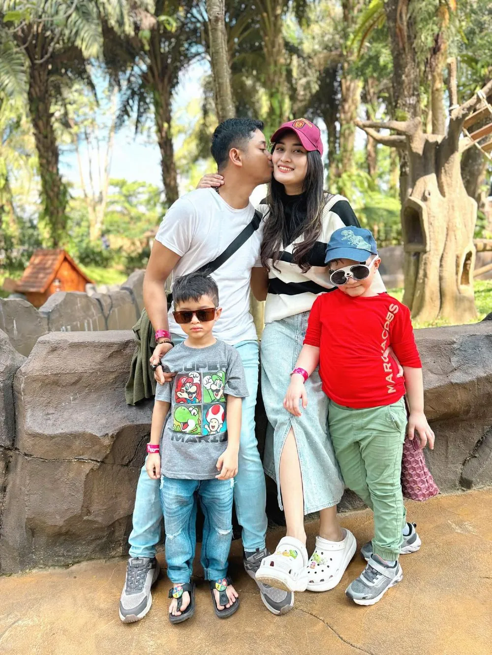 Angbeen Rishi gugat cerai Adly Fairuz © Instagram Angbeen Rishi gugat cerai Adly Fairuz © Instagram