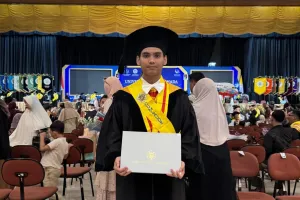 Rizky Aflaha jadi doktor termuda UGM di usia 25, selesaikan S3 dalam 3 tahun, ini kisah lengkapnya