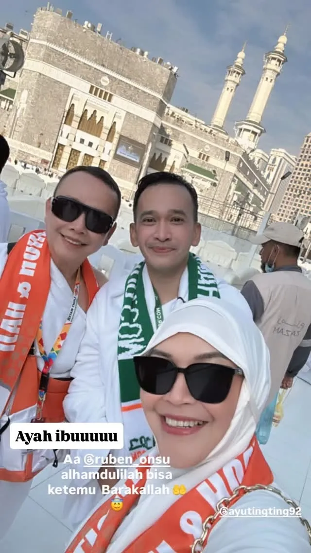 Ruben Onsu umrah kedua kali bareng Mama Ifah © 2025 Instagram Ruben Onsu umrah kedua kali bareng Mama Ifah © 2025 Instagram