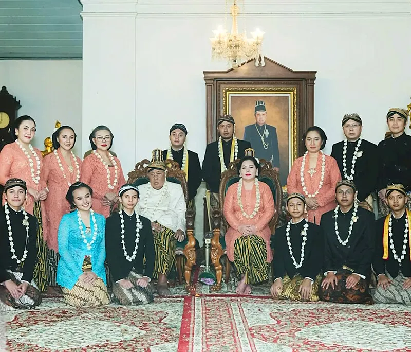 Profil Paku Buwono XIII © 2025 berbagai sumber