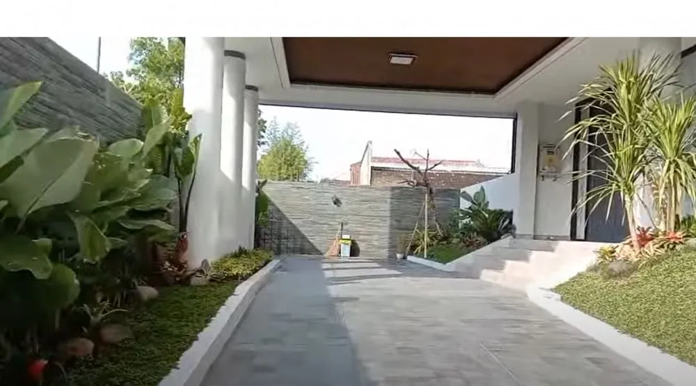 Potret rumah mewahnya Denny Caknan © berbagai sumber