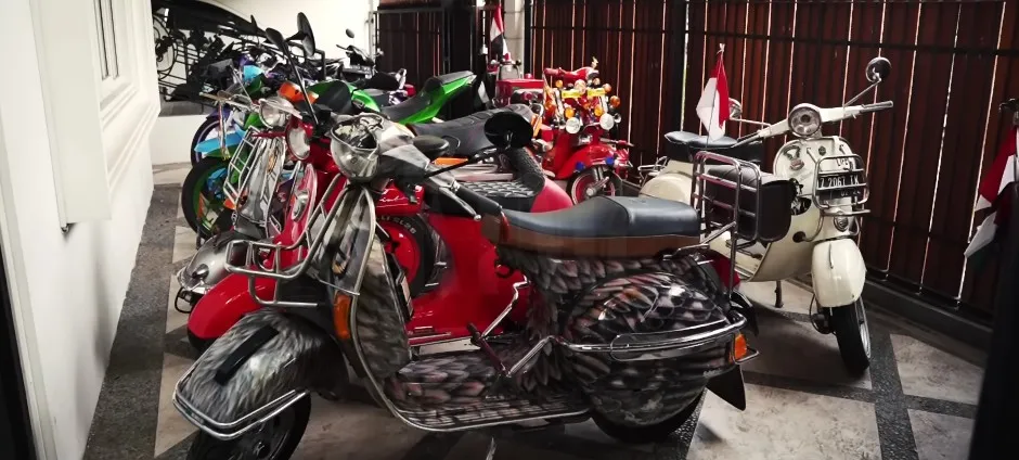 rumah mewah pesulap Limbad © YouTube