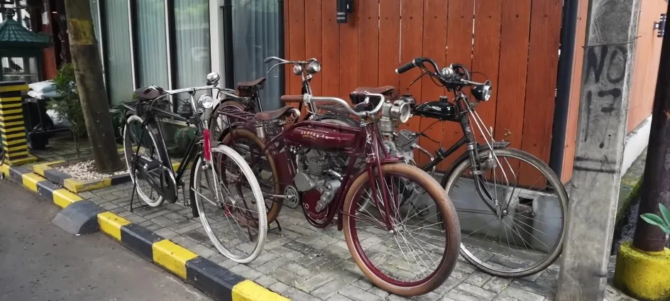 rumah mewah pesulap Limbad © YouTube