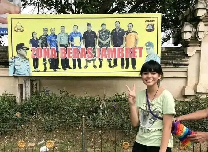 momen lucu kebetulan pas foto © berbagai sumber