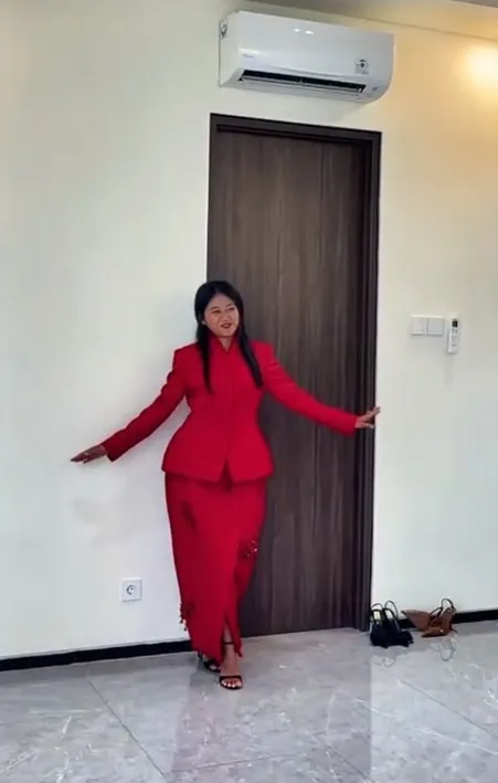 emak-emak tampil di Jakarta Fashion Week © TikTok
