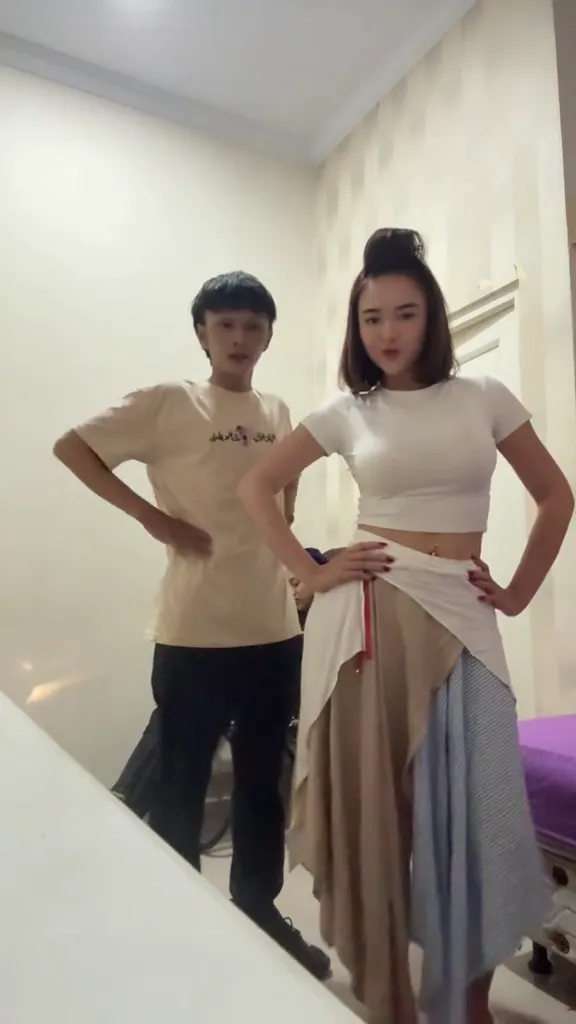 Fajar Sadboy bikin Amanda Manopo terharu © 2025 brilio.net Fajar Sadboy bikin Amanda Manopo terharu © 2025 brilio.net