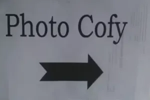 11 Tulisan lucu Bahasa Inggris aneh di tempat umum yang buktiin belajar english nggak gampang