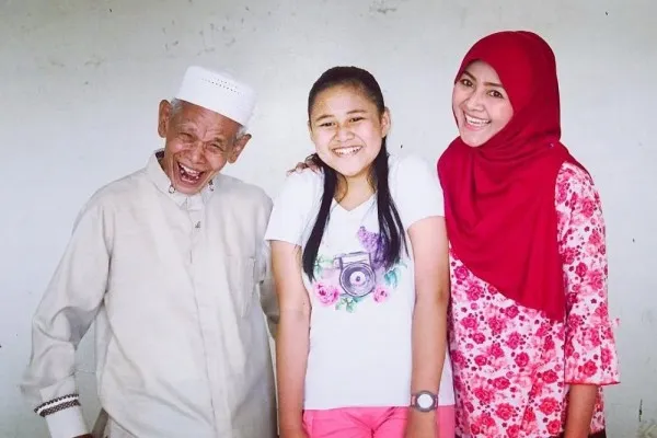 Mpok Uyuy TOP dan Aliya di dunia nyata © 2023 brilio.net Mpok Uyuy TOP dan Aliya di dunia nyata © 2023 brilio.net