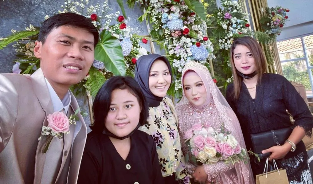 Mpok Uyuy TOP dan Aliya di dunia nyata © 2023 brilio.net Mpok Uyuy TOP dan Aliya di dunia nyata © 2023 brilio.net