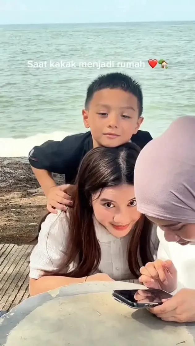 Potret kebersamaan Air Rumi dan Hassya Ramadhani © 2025 brilio.net