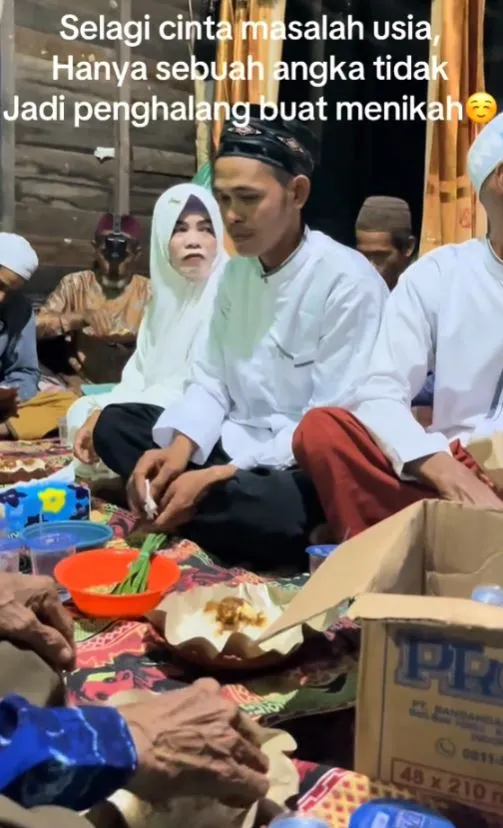 emak 55 tahun dinikahi pria selisih 25 © TikTok