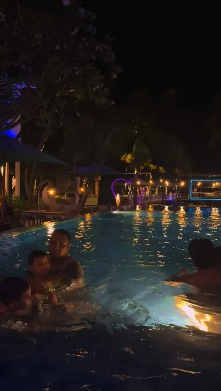 Virgoun liburan bareng ketiga buah hati © Instagram Virgoun liburan bareng ketiga buah hati © Instagram