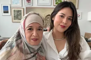 9 Potret kenangan manis Raisa dan Ibunda, bukti cinta ibu dan anak yang tak terlupakan