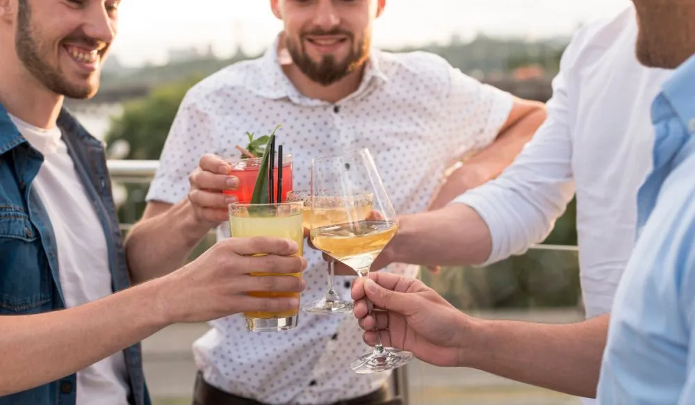 Kata-kata bijak tentang pertemanan penuh arti © 2025 berbagai sumber Kata-kata bijak tentang pertemanan penuh arti © 2025 berbagai sumber