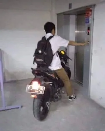 kelakuan absurd cowok © berbagai sumber