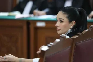 Hukuman Nikita Mirzani diperberat menjadi 6 tahun penjara