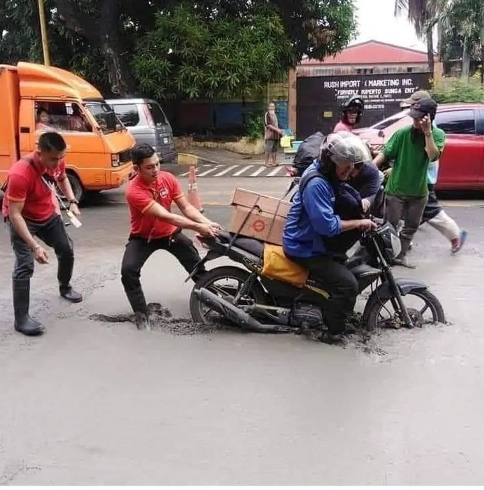 Bapak bapak apes © berbagai sumber