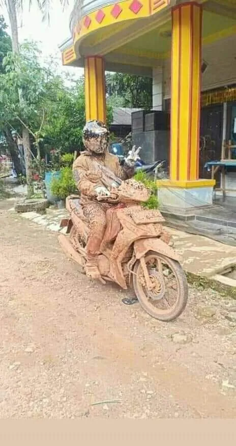 Bapak bapak apes © berbagai sumber
