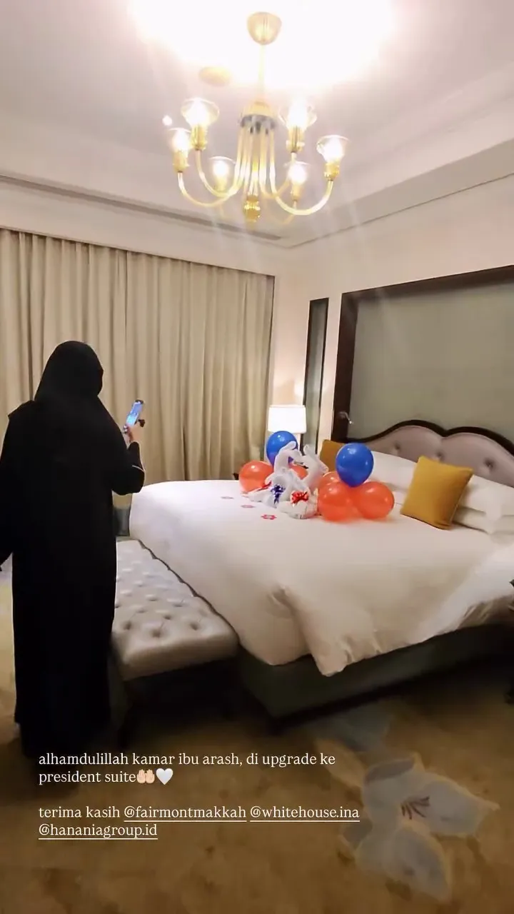 Aaliyah Massaid dan Thariq Halilintar umrah bareng anak © 2025 Instagram Aaliyah Massaid dan Thariq Halilintar umrah bareng anak © 2025 Instagram