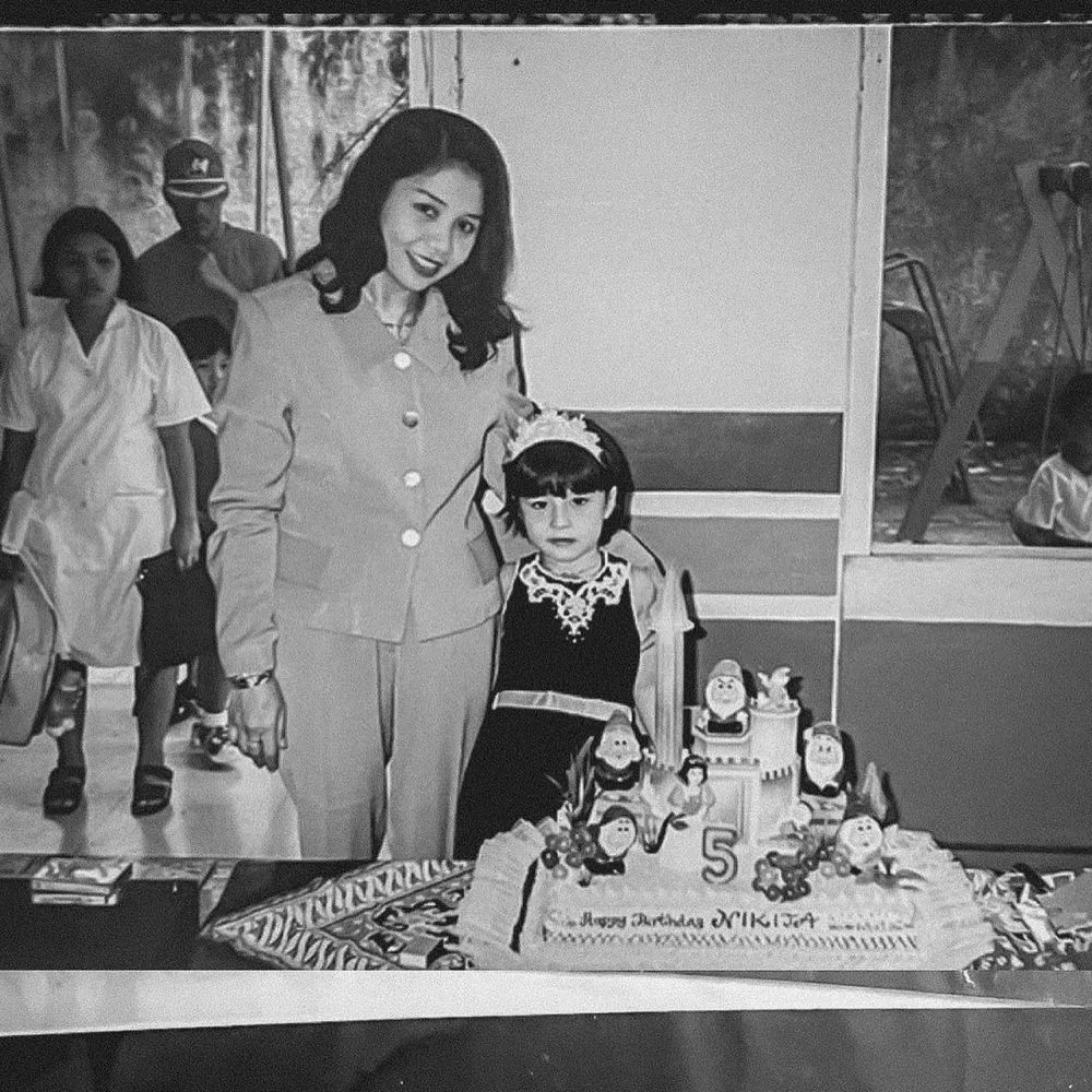 potret masa muda ibu seleb bak barbie © berbagai sumber