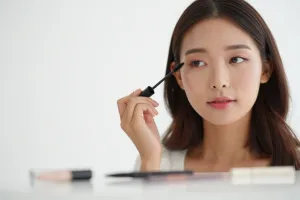 Rekomendasi base makeup untuk hasil natural ala cewek Korea