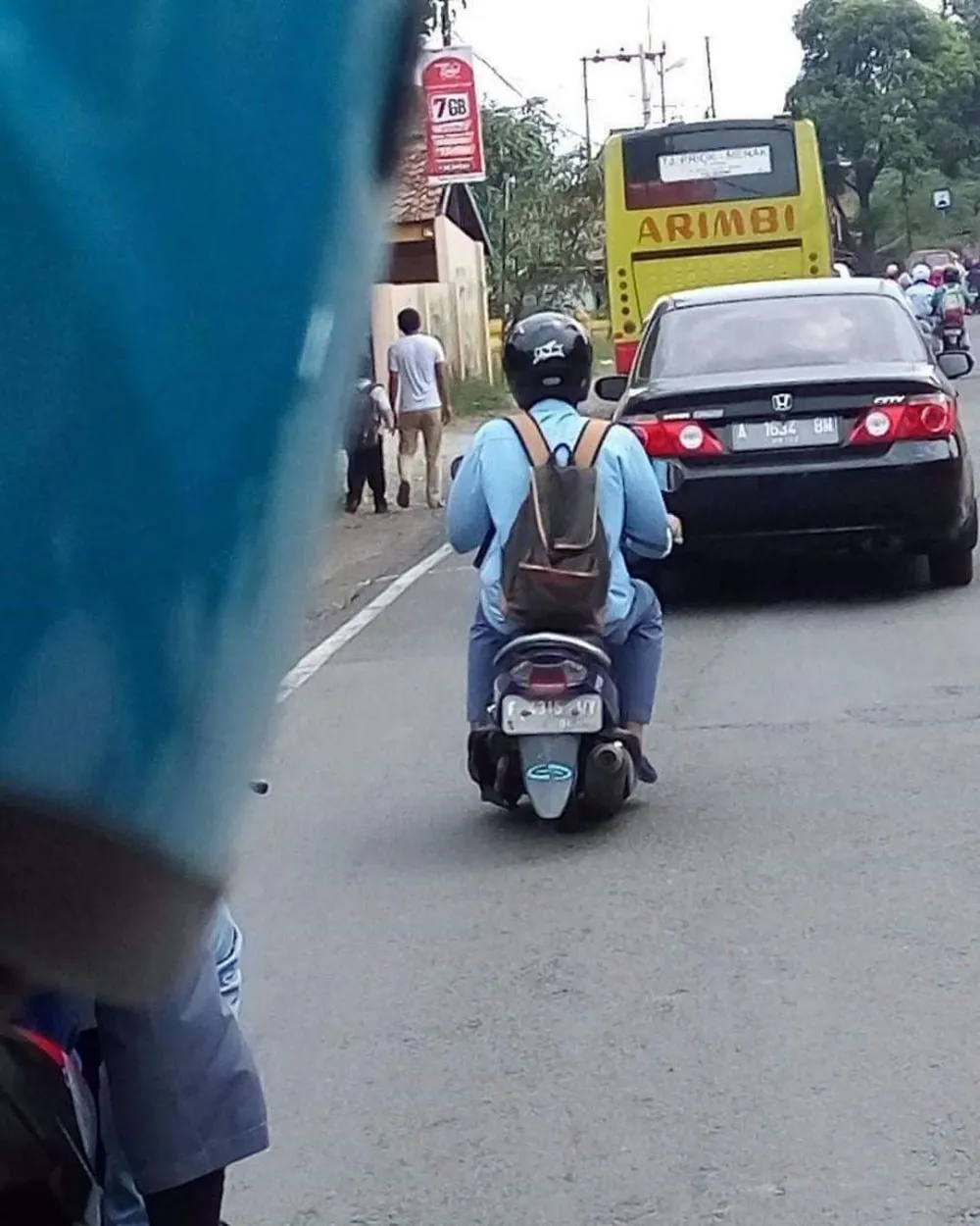 pengendara nyusahin diri © berbagai sumber pengendara nyusahin diri © berbagai sumber