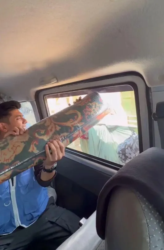 Teuku Ryan bantu korban banjir © Instagram