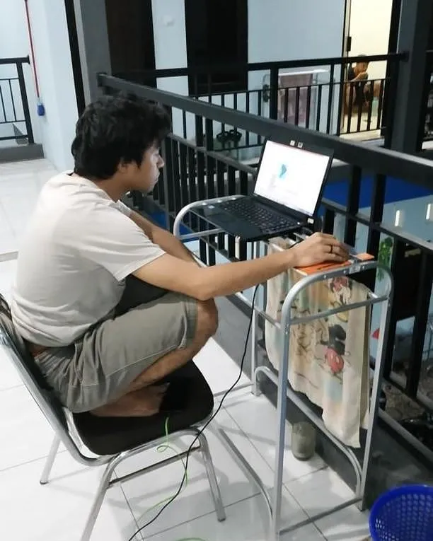 pengganti meja kerja © Instagram