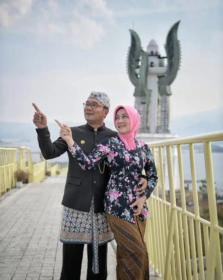 Ridwan Kamil dan Atalia Praratya kompak absen © Instagram