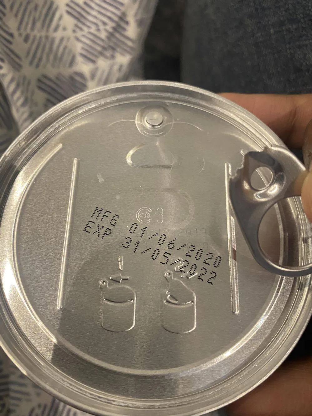 momen apes buka bungkus makan © berbagai sumber