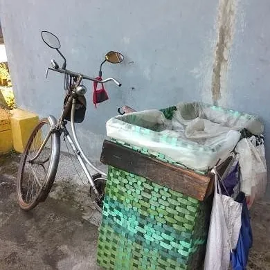 benda absurd di sepeda © berbagai sumber benda absurd di sepeda © berbagai sumber