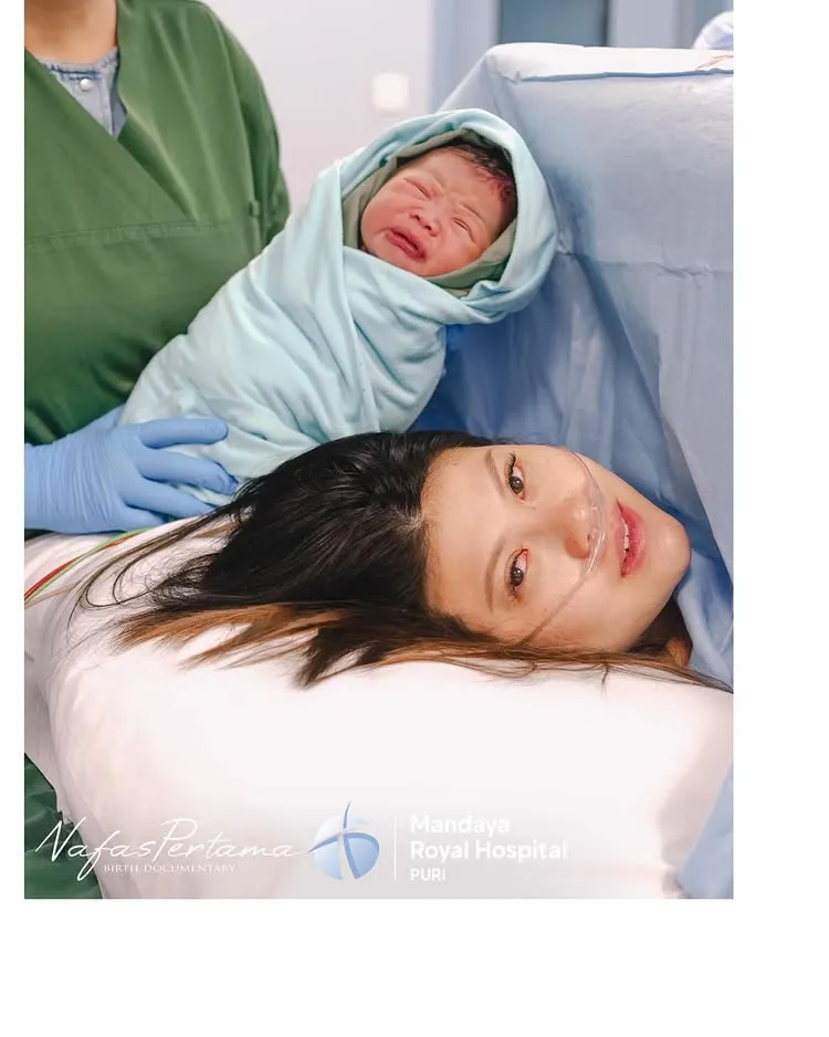 Mitzi Abigail istri Anthony Ginting melahirkan putra pertama © 2025 Instagram Mitzi Abigail istri Anthony Ginting melahirkan putra pertama © 2025 Instagram