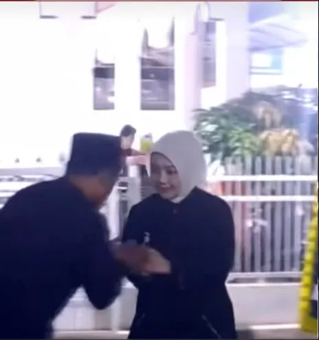 ketegaran Atalia Praratya layat sang kakak © berbagai sumber ketegaran Atalia Praratya layat sang kakak © berbagai sumber