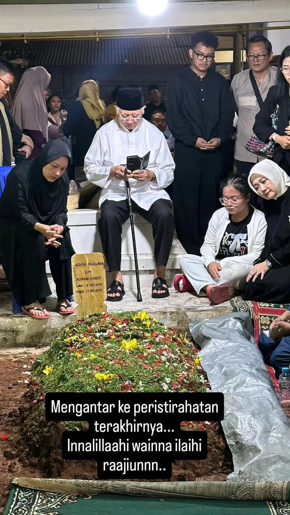 ketegaran Atalia Praratya layat sang kakak © berbagai sumber ketegaran Atalia Praratya layat sang kakak © berbagai sumber