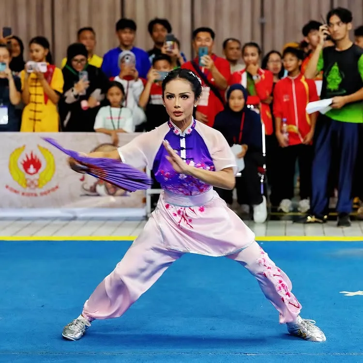 Krisdayanti raih emas kejurnas wushu © 2025 Instagram