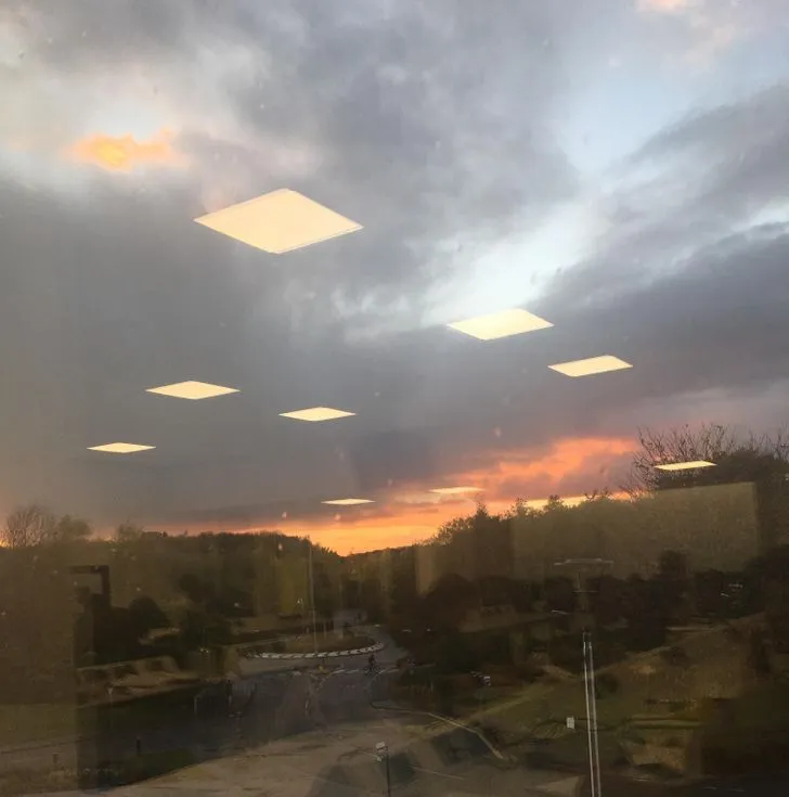 dunia mirip the matrix © berbagai sumber