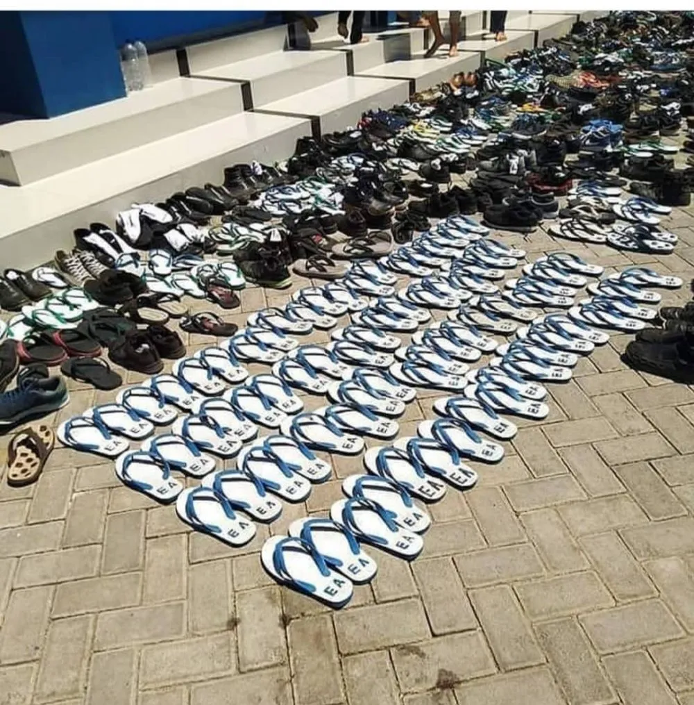 benda disusun rapi acungkan jempol © berbagai sumber