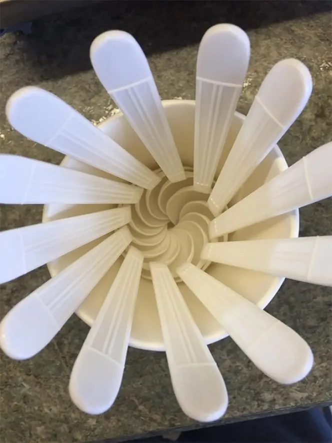 benda disusun rapi acungkan jempol © berbagai sumber