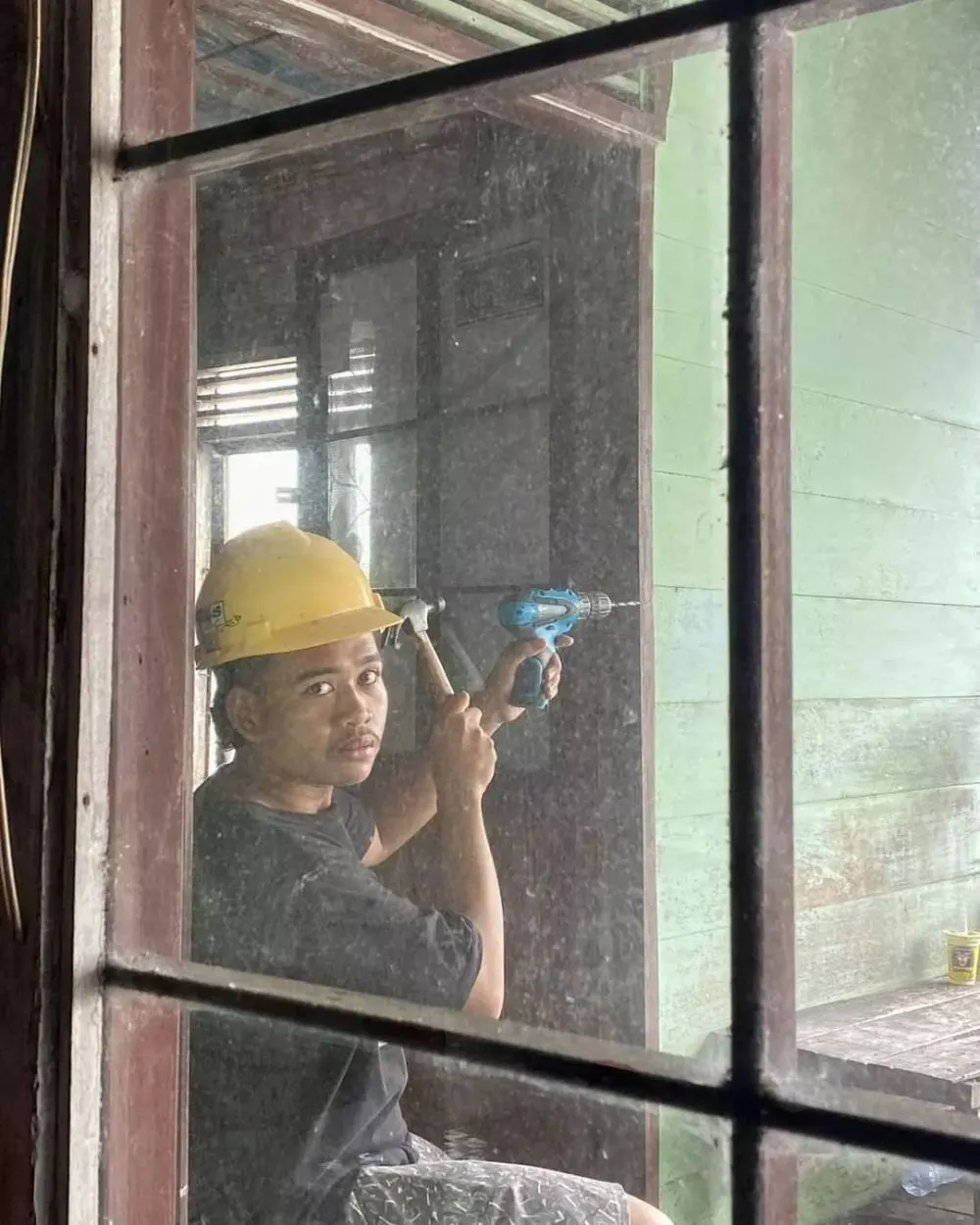 bapak bapak bertugas © berbagai sumber