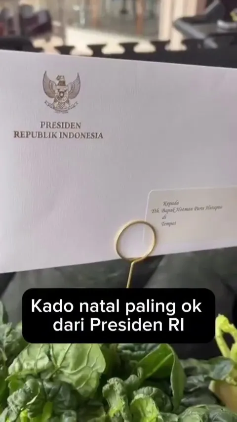 Hadiah natal Prabowo untuk Hotman Paris © 2025 Instagram