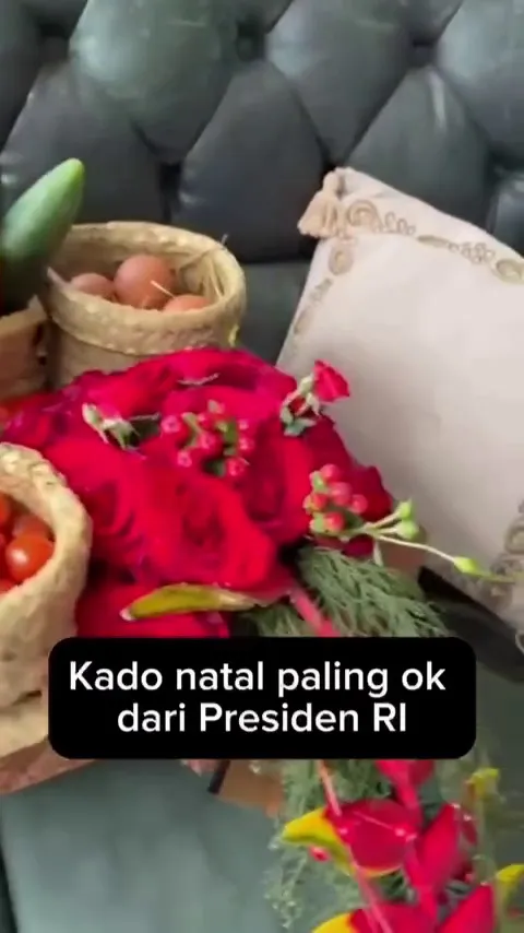 Hadiah natal Prabowo untuk Hotman Paris © 2025 Instagram