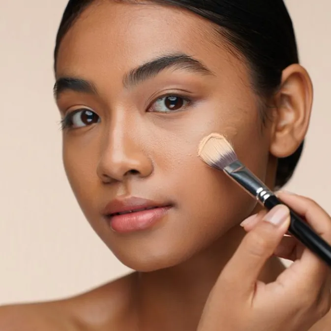 4 Rekomendasi foundation untuk remaja, ringan di wajah dan aman untuk kulit