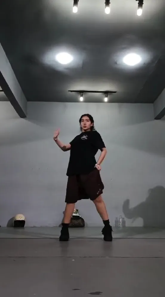 Leticia Joseph latihan catwalk © Instagram