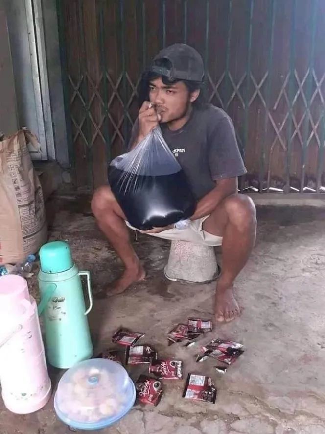 minuman di wadah plastik © berbagai sumber