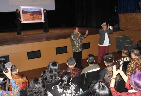 SBY lelang lukisan terjual Rp311 juta © 2025 brilio.net SBY lelang lukisan terjual Rp311 juta © 2025 brilio.net