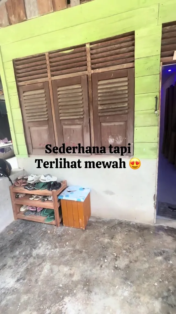 Rumah papan interiornya mewah bak hunian perumahan © 2025 TikTok