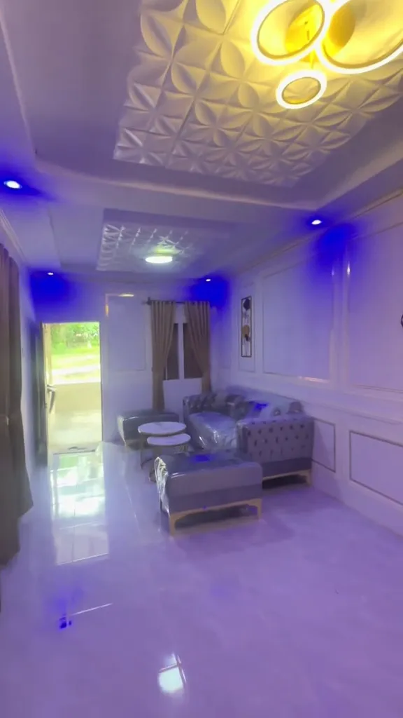 Rumah papan interiornya mewah bak hunian perumahan © 2025 TikTok